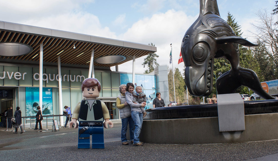 Han Solo, Maryjka, Agnieszka and Albert in front of the Vancouver Aquarium