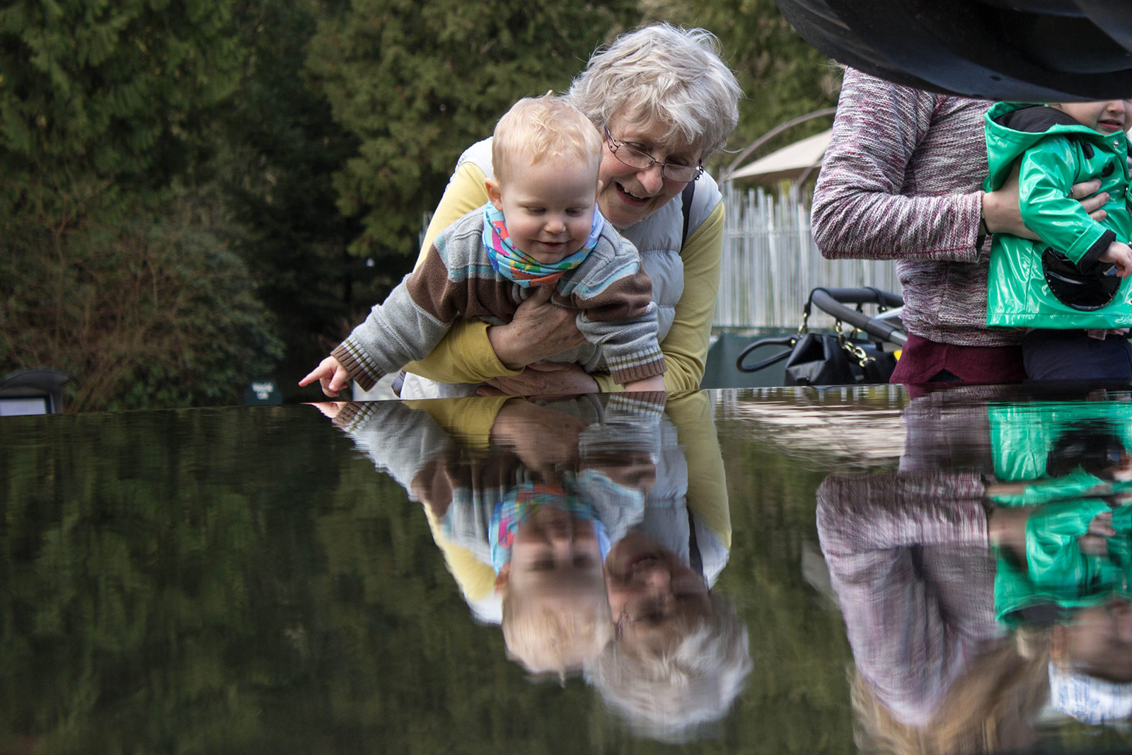 Albert and Maryjka at a fountain